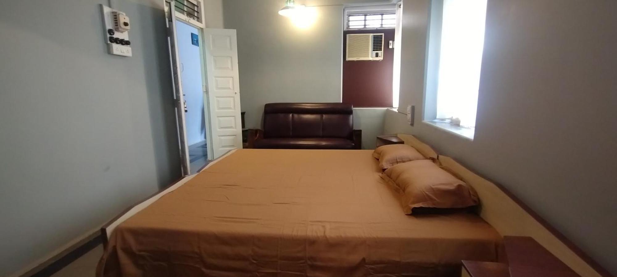 Madhav Bhavan Guest House Pune Bagian luar foto