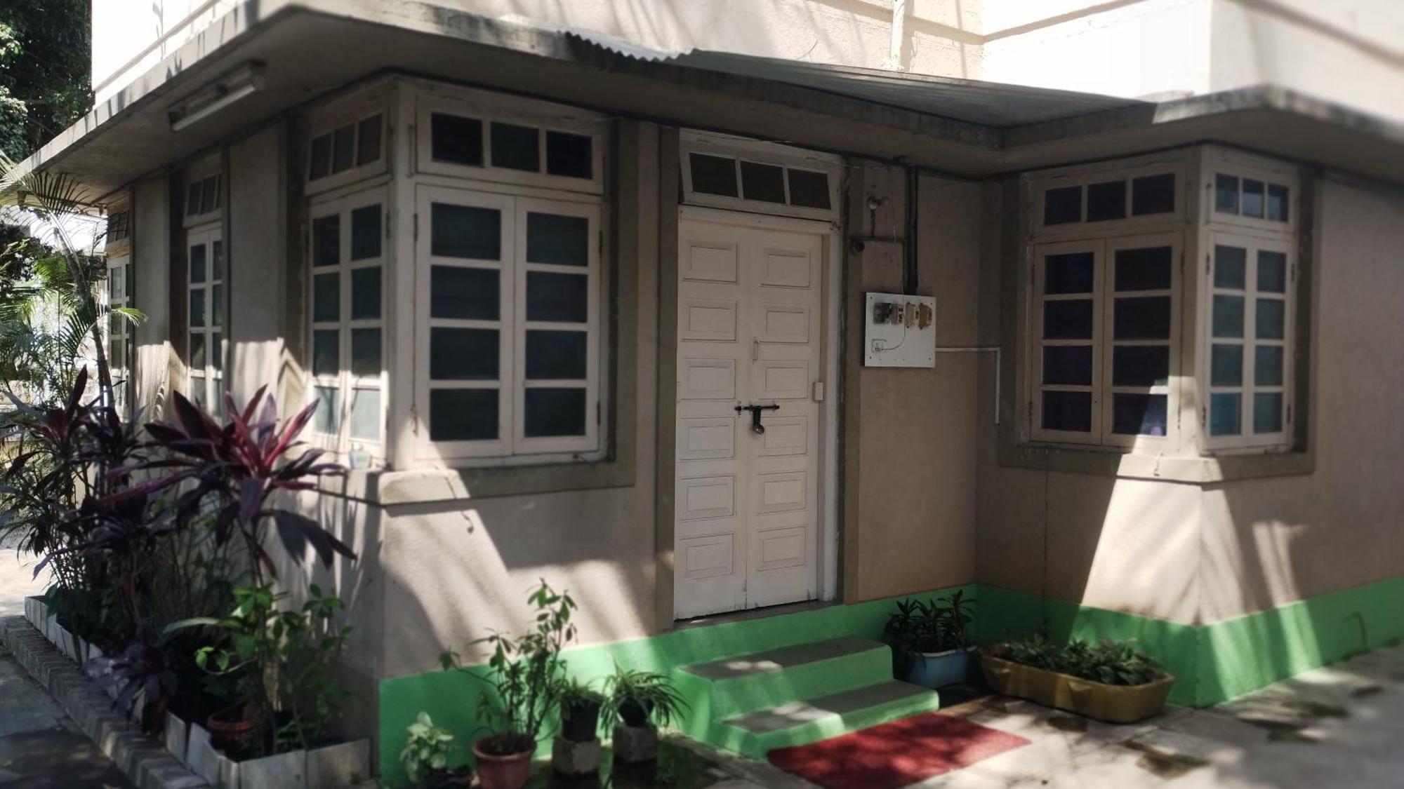 Madhav Bhavan Guest House Pune Bagian luar foto