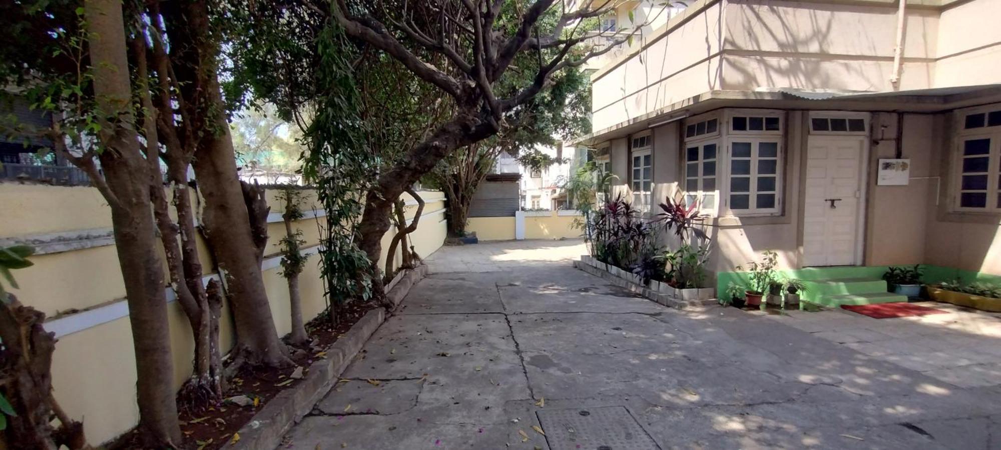 Madhav Bhavan Guest House Pune Bagian luar foto