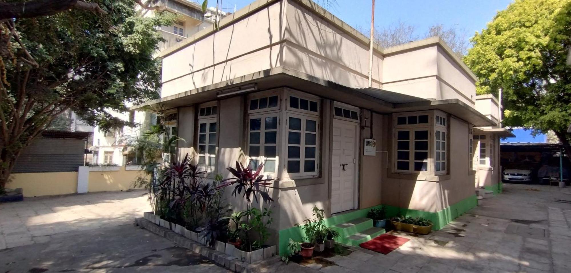 Madhav Bhavan Guest House Pune Bagian luar foto